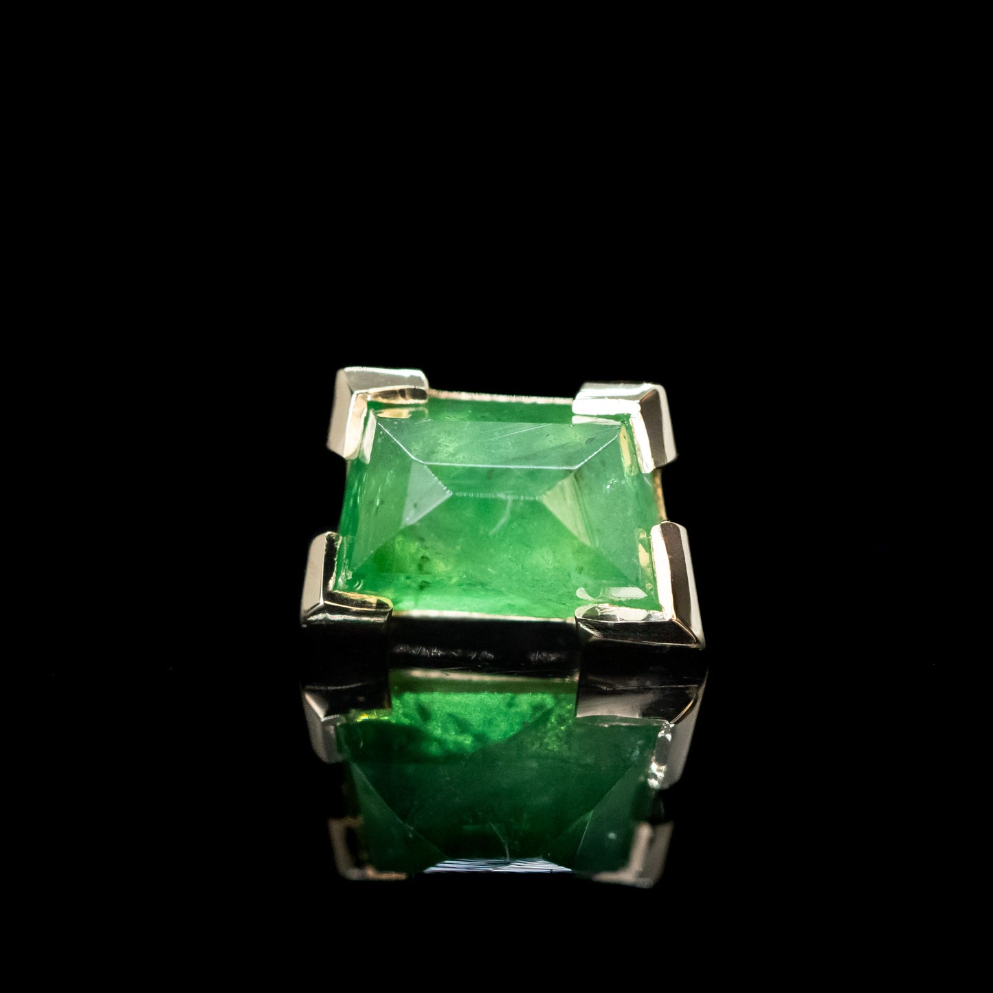 Geometric Cut Tsavorite